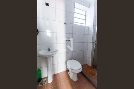 Banheiro de kitnet/studio à venda com 1 quarto, 29m² em Jardim do Salso, Porto Alegre