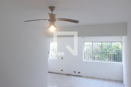 Sala de apartamento para alugar com 2 quartos, 69m² em Jardim Arpoador, São Paulo