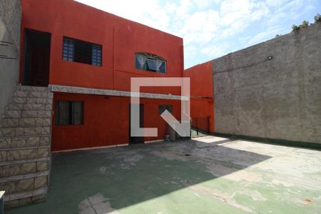 Casa para alugar com 206m², 3 quartos e 2 vagasQuintal