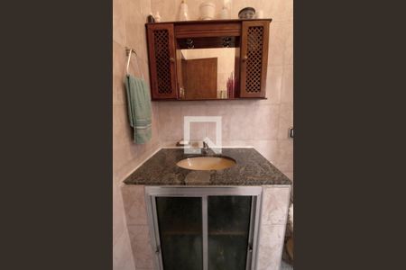 Casa para alugar com 206m², 3 quartos e 2 vagasBanheiro Social