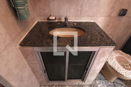 Casa para alugar com 206m², 3 quartos e 2 vagasBanheiro Social