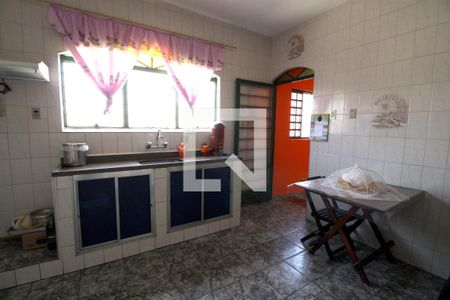 Casa para alugar com 206m², 3 quartos e 2 vagasCozinha