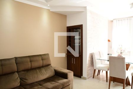 Sala de casa de condomínio para alugar com 2 quartos, 121m² em Paisagem Renoir, Cotia