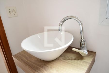 Lavabo de casa de condomínio para alugar com 2 quartos, 121m² em Paisagem Renoir, Cotia