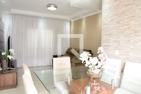 Sala de casa de condomínio para alugar com 2 quartos, 121m² em Paisagem Renoir, Cotia