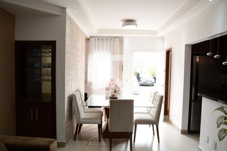 Sala de casa de condomínio para alugar com 2 quartos, 121m² em Paisagem Renoir, Cotia