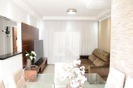 Sala de casa de condomínio para alugar com 2 quartos, 121m² em Paisagem Renoir, Cotia