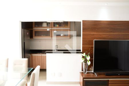 Sala de casa de condomínio para alugar com 2 quartos, 121m² em Paisagem Renoir, Cotia