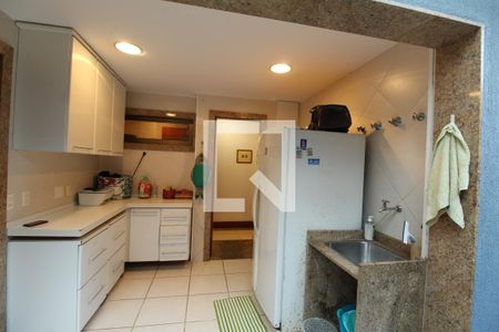 Casa à venda com 769m², 5 quartos e 4 vagasÁrea de Serviço 