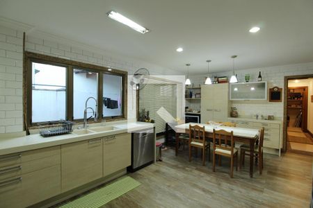 Casa à venda com 769m², 5 quartos e 4 vagasCozinha