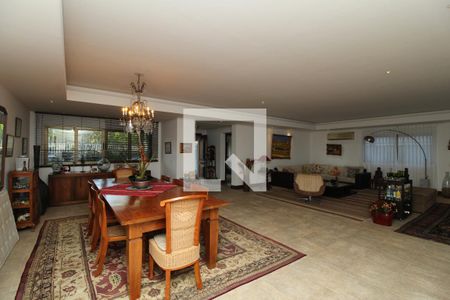 Casa à venda com 769m², 5 quartos e 4 vagasSala