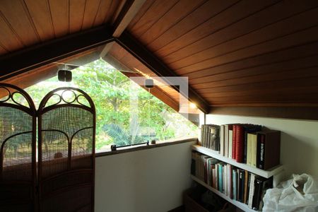 Casa à venda com 769m², 5 quartos e 4 vagasSotão 