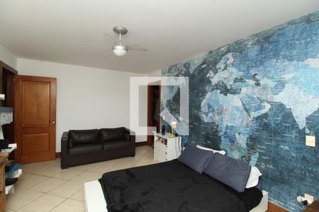 Casa à venda com 769m², 5 quartos e 4 vagasSuíte 3