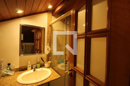 Casa à venda com 769m², 5 quartos e 4 vagasBanheiro - Sotão 