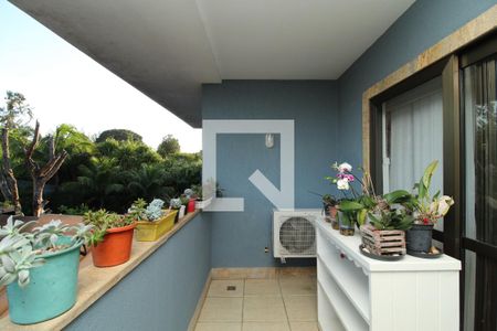 Casa à venda com 769m², 5 quartos e 4 vagasVaranda - Suíte 4