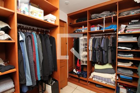 Casa à venda com 769m², 5 quartos e 4 vagasCloset - Suíte 3