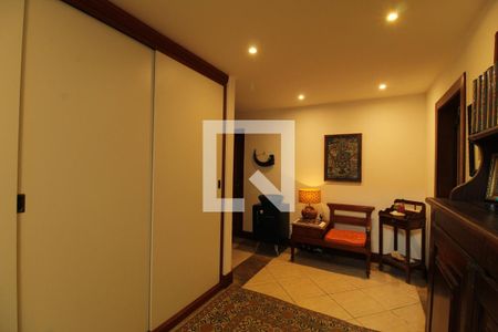 Casa à venda com 769m², 5 quartos e 4 vagasHall da Escada 