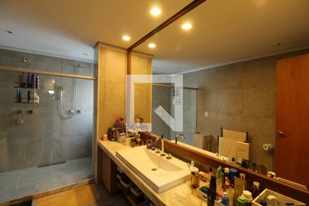 Casa à venda com 769m², 5 quartos e 4 vagasBanheiro - Suíte 1