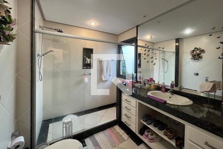 Casa à venda com 769m², 5 quartos e 4 vagasBanheiro - Suíte 4