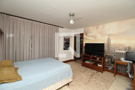 Casa à venda com 769m², 5 quartos e 4 vagasSuíte 2