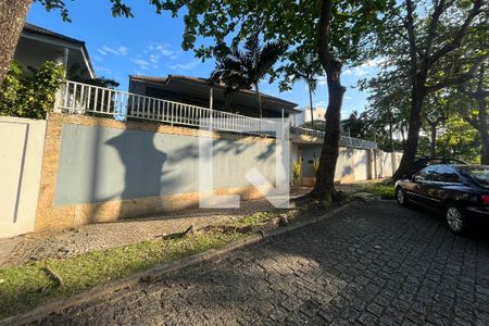Casa à venda com 769m², 5 quartos e 4 vagasFachada