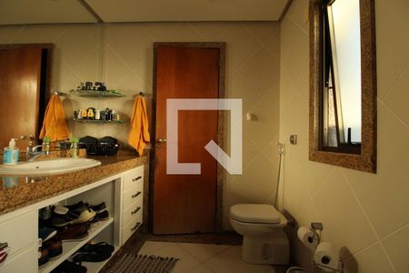 Casa à venda com 769m², 5 quartos e 4 vagasBanheiro - Suíte 3