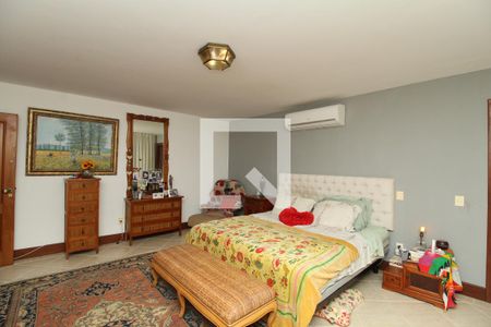 Casa à venda com 769m², 5 quartos e 4 vagasSuíte 1