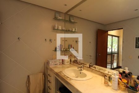 Casa à venda com 769m², 5 quartos e 4 vagasBanheiro - Suíte 2