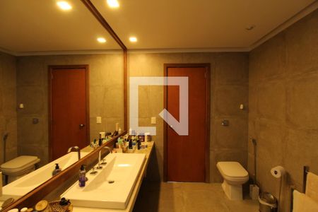 Casa à venda com 769m², 5 quartos e 4 vagasBanheiro - Suíte 1