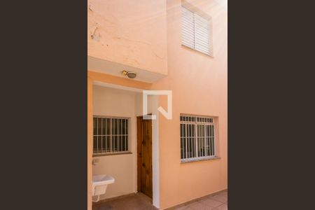 Casa de condomínio para alugar com 30m², 1 quarto e sem vaga Casa de condomínio para alugar com 30m², 1 quarto e sem vagaFachada