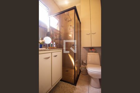 Casa à venda com 250m², 5 quartos e 2 vagas Casa à venda com 250m², 5 quartos e 2 vagasBanheiro da Suíte