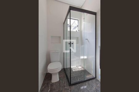 Casa para alugar com 140m², 2 quartos e 2 vagas Casa para alugar com 140m², 2 quartos e 2 vagasBanheiro Suíte