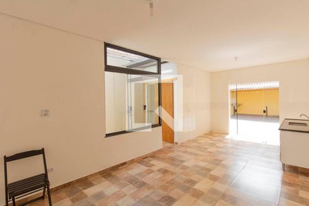 Sala e Cozinha Integrada de casa para alugar com 2 quartos, 140m² em Vila Talarico, São Paulo