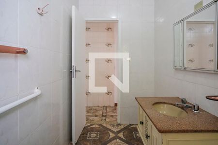 Casa à venda com 196m², 3 quartos e 4 vagasBanheiro