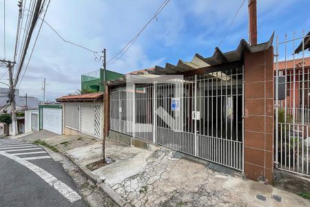 Casa à venda com 196m², 3 quartos e 4 vagasFachada + plaquinha