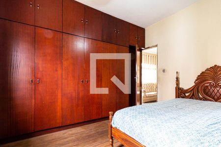 Quarto 1 - Armários de casa à venda com 4 quartos, 500m² em Vila Domitila, São Paulo
