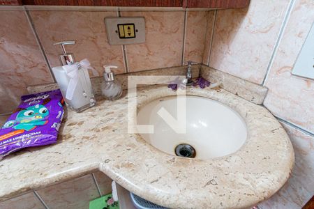 Casa à venda com 500m², 4 quartos e 4 vagasBanheiro 3 - Pia