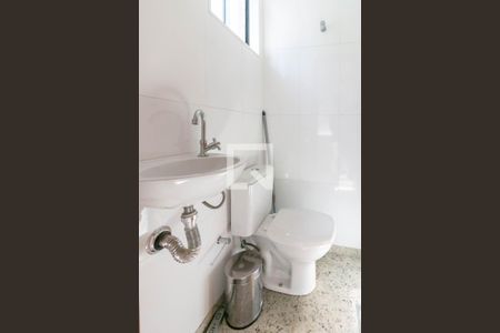 Apartamento para alugar com 109m², 3 quartos e 3 vagas Apartamento para alugar com 109m², 3 quartos e 3 vagasBanheiro de Serviço