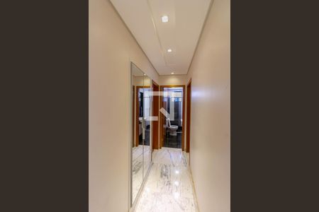 Corredor de apartamento para alugar com 3 quartos, 109m² em Grajaú, Belo Horizonte