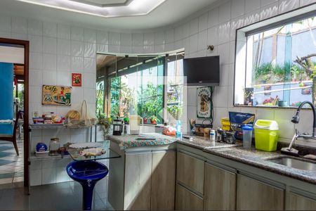 Casa à venda com 412m², 5 quartos e 4 vagasCozinha