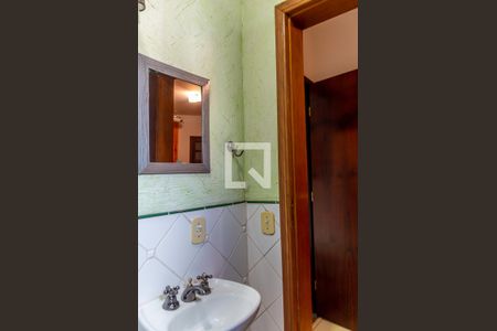 Casa à venda com 412m², 5 quartos e 4 vagasBanheiro da Suíte 2