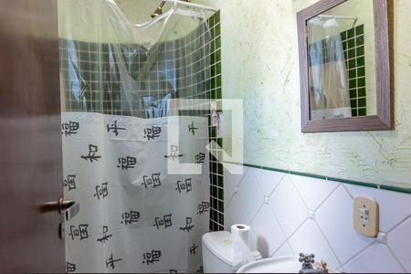 Casa à venda com 412m², 5 quartos e 4 vagasBanheiro da Suíte 2