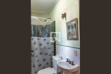 Casa à venda com 412m², 5 quartos e 4 vagasBanheiro da Suíte 2