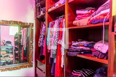 Casa à venda com 412m², 5 quartos e 4 vagasCloset da suíte