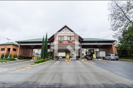 Casa à venda com 412m², 5 quartos e 4 vagasFachada e portaria