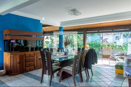 Casa à venda com 412m², 5 quartos e 4 vagasSala