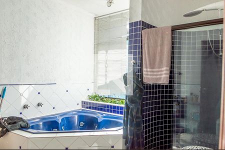 Casa à venda com 412m², 5 quartos e 4 vagasBanheiro da Suíte