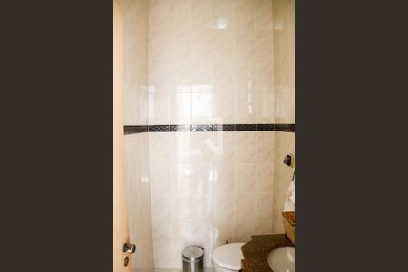 Casa à venda com 392m², 4 quartos e 8 vagas Casa à venda com 392m², 4 quartos e 8 vagasLavabo 2