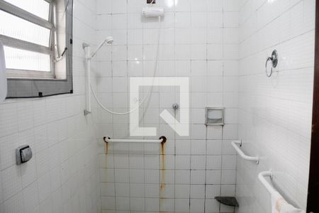 Casa à venda com 392m², 4 quartos e 8 vagas Casa à venda com 392m², 4 quartos e 8 vagasEdícula - Banheiro