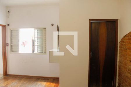 Casa à venda com 392m², 4 quartos e 8 vagas Casa à venda com 392m², 4 quartos e 8 vagasEdícula - Quarto